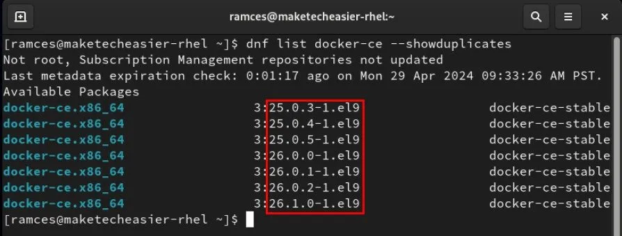 Un terminal que destaca las diferentes versiones de Docker disponibles en RHEL.