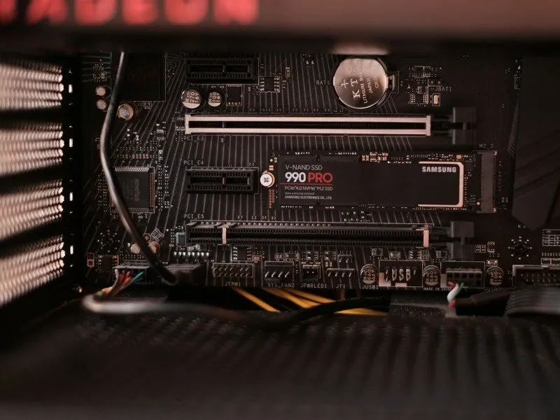 Un SSD NVMe dentro de una PC