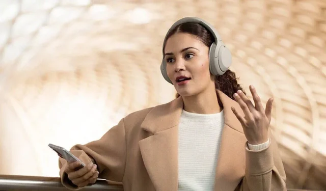 Sparen Sie 100 $ beim Kauf von Sony WH-1000XM4 Overhead-Kopfhörern mit Mikrofon