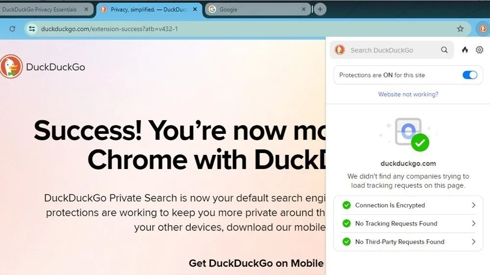 Rozszerzenie prywatności DuckDuckGo dla Chrome pokazujące, że zabezpieczenia są włączone.