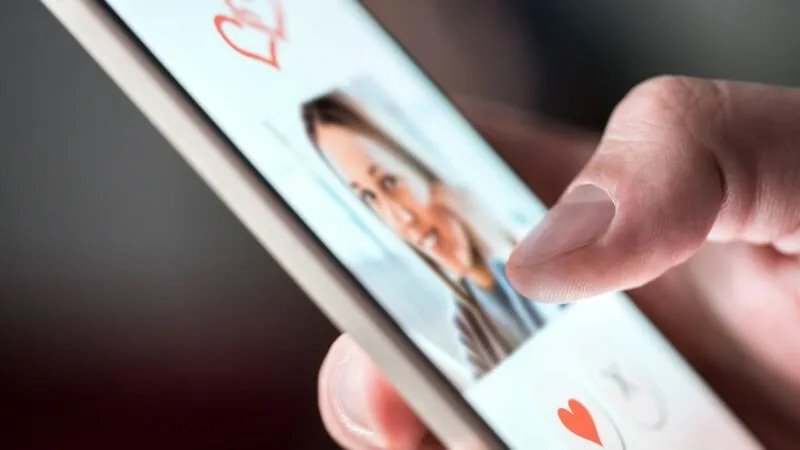 Queere Frau sucht Dating-Apps