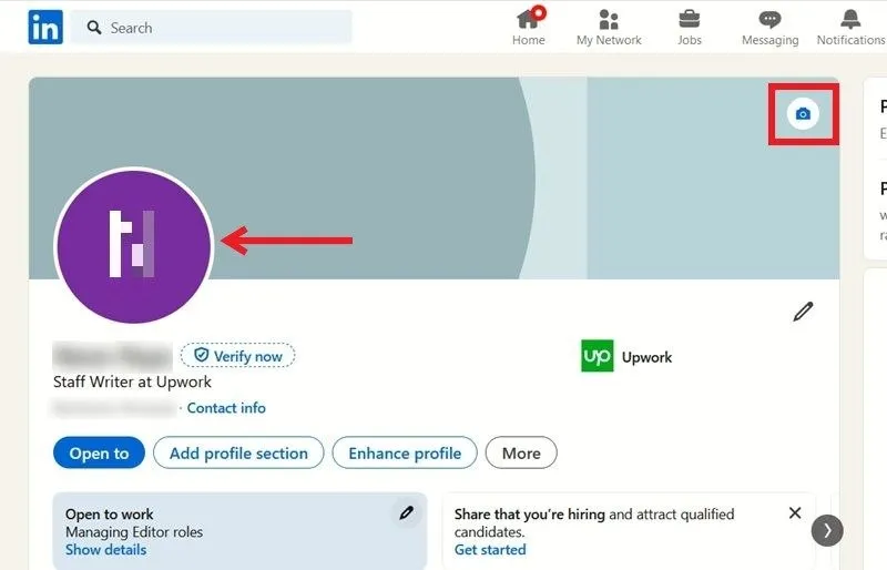 Profielfoto toevoegen en omslag voor LinkedIn-profiel aanpassen.