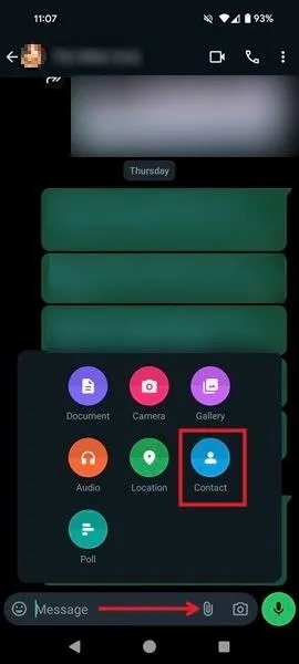 Opcja udostępniania kontaktu w WhatsApp na Androidzie.