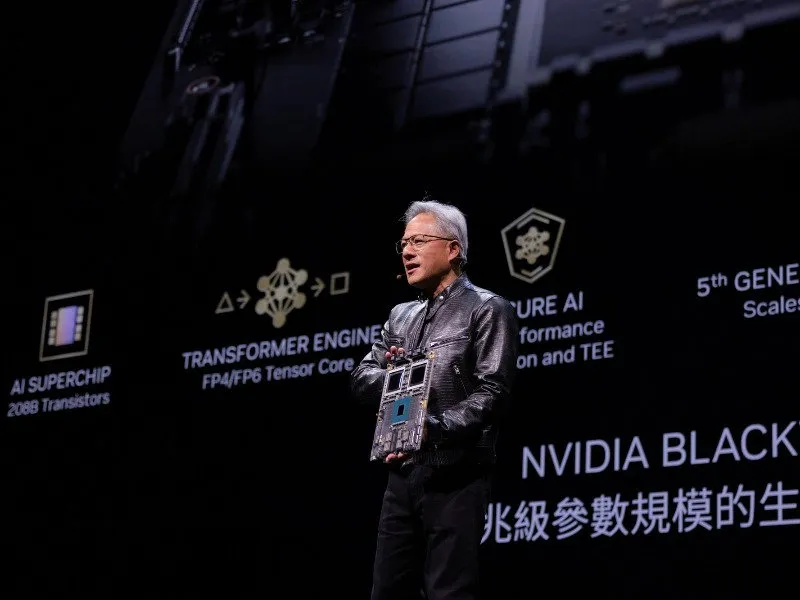 Nvidia CEO Jensen Huang op het podium