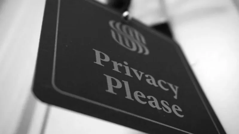 Privacy Si prega di firmare per rappresentare i browser web privati.