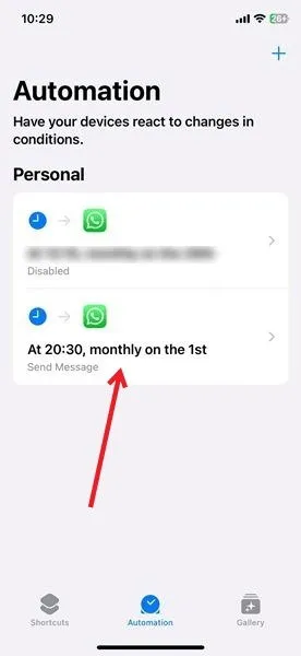 Nouvelle automatisation des messages WhatsApp planifiés visible dans l'application Raccourcis sur iPhone.
