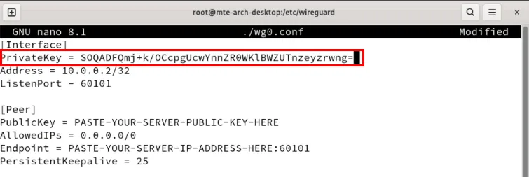 Una terminal que resalta la clave privada del primer cliente Wireguard.