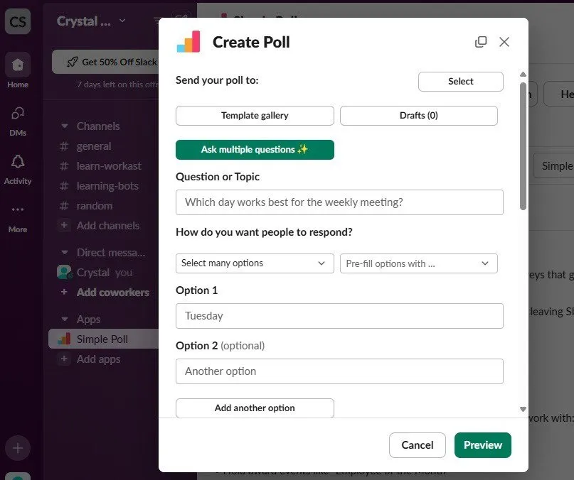 Creación de una encuesta usando el bot Simple Poll en Slack.