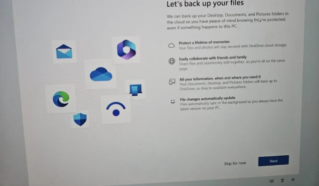 Windows 11에서는 이제 OneDrive를 사용하고 PC를 보호하기 위한 전체 화면 팝업이 표시됩니다.