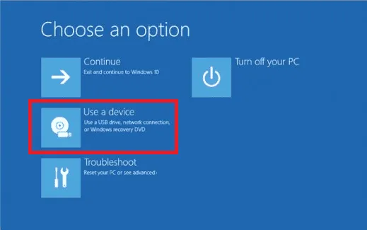 Conecte la unidad USB a la computadora de destino, luego presione Windows + I para abrir Configuración. Vaya a Sistema, luego haga clic en Recuperación. Vaya a Inicio avanzado y seleccione Reiniciar ahora. En la pantalla azul, elija Usar un dispositivo. Si no lo encuentra, reinicie su computadora en modo BIOS y seleccione un dispositivo USB para iniciar. Elija el idioma y otras opciones adecuadas en la primera pantalla y haga clic en Siguiente. Haga clic en Instalar ahora. Coloque una marca de verificación junto a la casilla Acepto para aceptar los términos de la licencia y haga clic en Siguiente. Seleccione Personalizado: Instalar solo Windows (avanzado). A continuación, obtendrá una lista de unidades y particiones. Puede seleccionarlas y hacer clic en Eliminar para eliminarlas. Una vez hecho, haga clic en Aceptar si ve la notificación de configuración de Windows. Haga clic en Siguiente. La instalación comenzará ahora; una vez completada, su dispositivo se reiniciará. Siga las instrucciones en pantalla para completar el proceso. - MBR_CHECKSUM_MISMATCH