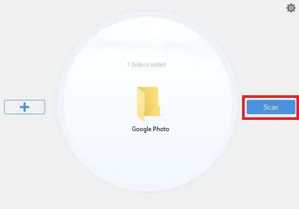 Dieses Bild zeigt den Schritt zum Klicken auf die Schaltfläche „Scannen“ im Cisdem Duplicate Finder Tool, nachdem Sie den Google Photo Backup-Ordner auf das Konto gezogen haben.