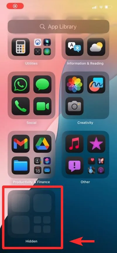 Znajdź ukryty folder na ekranie głównym iOS 18