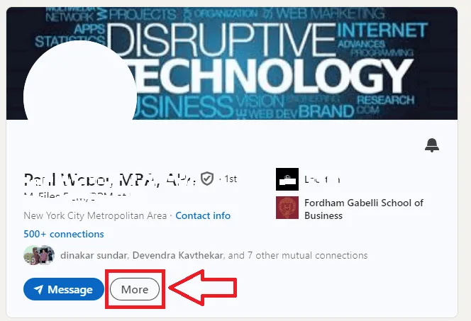 Clique no botão Mais no perfil do LinkedIn de alguém