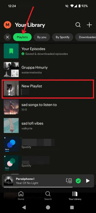 Trovare una nuova playlist di podcast nell'app Spotify per Android.