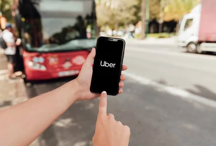 Uber con la aplicación Blue Checkmarks