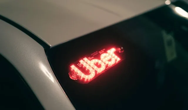 A introdução de marcas de verificação azuis pela Uber melhora minha segurança?