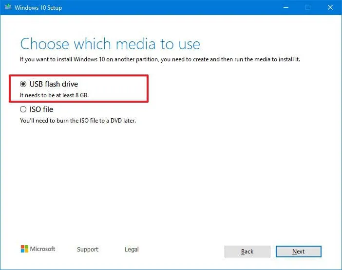 Strumento di creazione multimediale per creare un'unità flash USB per Windows 10