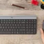 Erleben Sie Mobilität mit der kabellosen Tastatur- und Mauskombination Logitech MK470 Slim