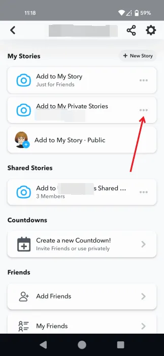 Accediendo al menú de historias privadas de Snapchat.