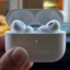 使用 AirPods 作為助聽器：逐步指南